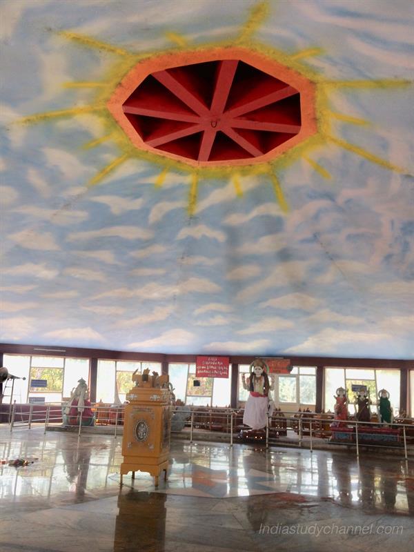 Chakarimetla famous Satyanarayana Swamy temple in Narsapur