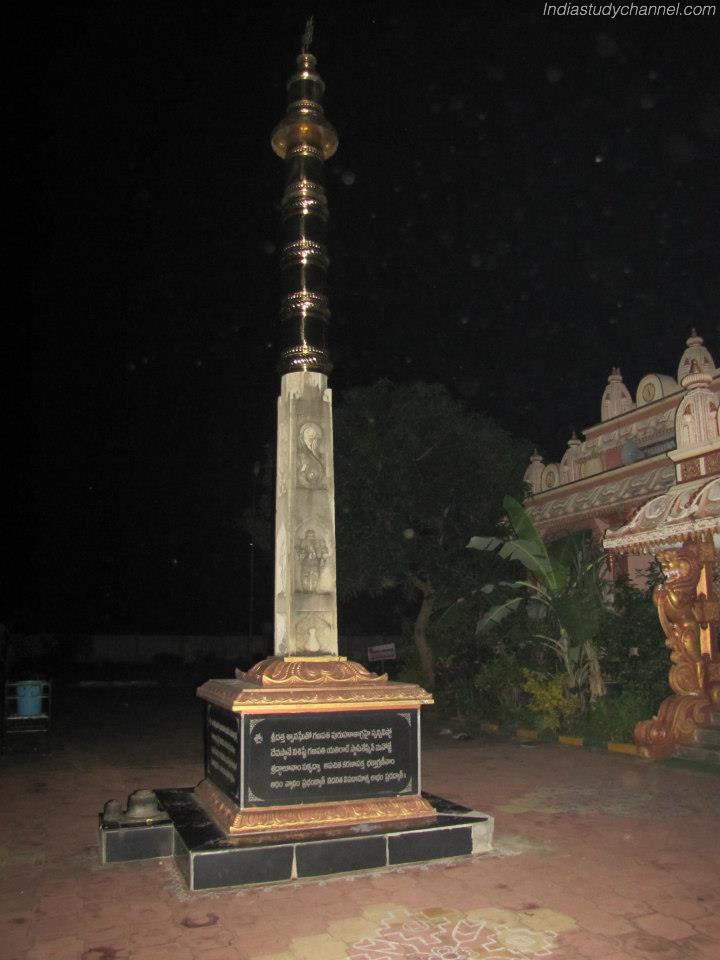 Gaja stambam at dattatreya swamy temple at pithapuram