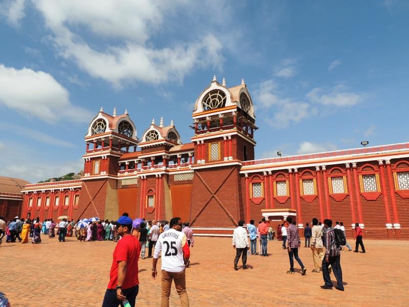 Ramoji Film City-Tour-Hyderabad