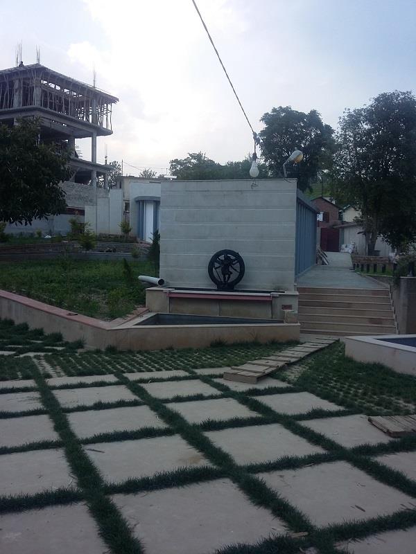 A statue of Natraj at the entrance of Gangnath baba temple