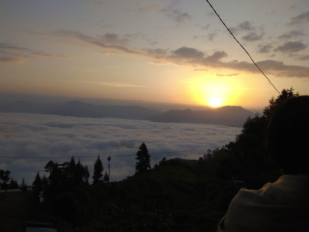 Sunrise from Patal Bhuwaneshwar area, Gangolihat