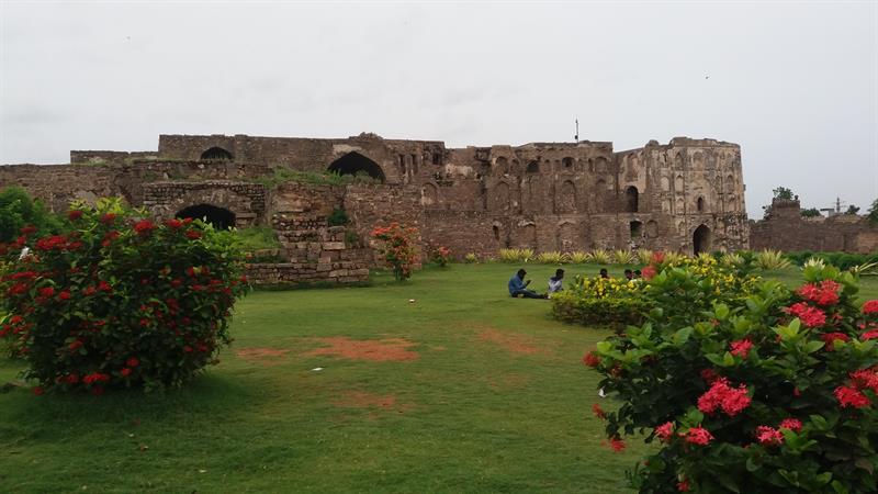 Golconda Fort a picnic spot in Hyderabad