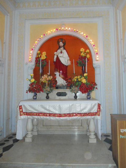 Staute of the Sacred Heart at Sardhana Church