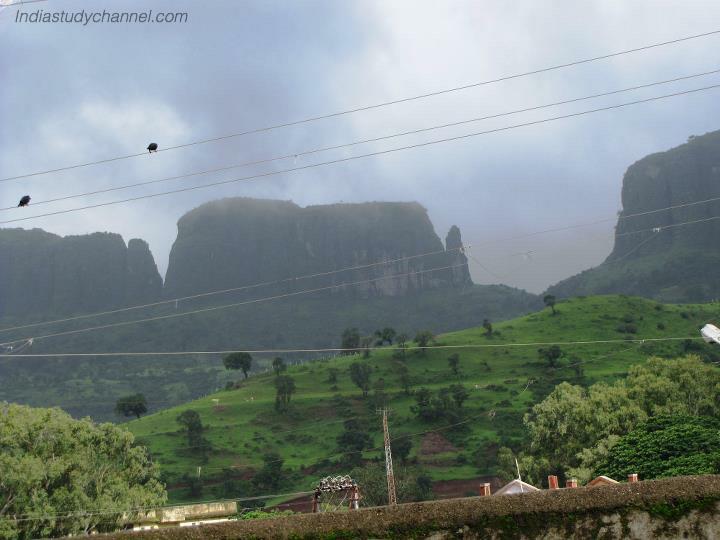 Picture of hills in Nashik near Trimbakeshwar shiva temple