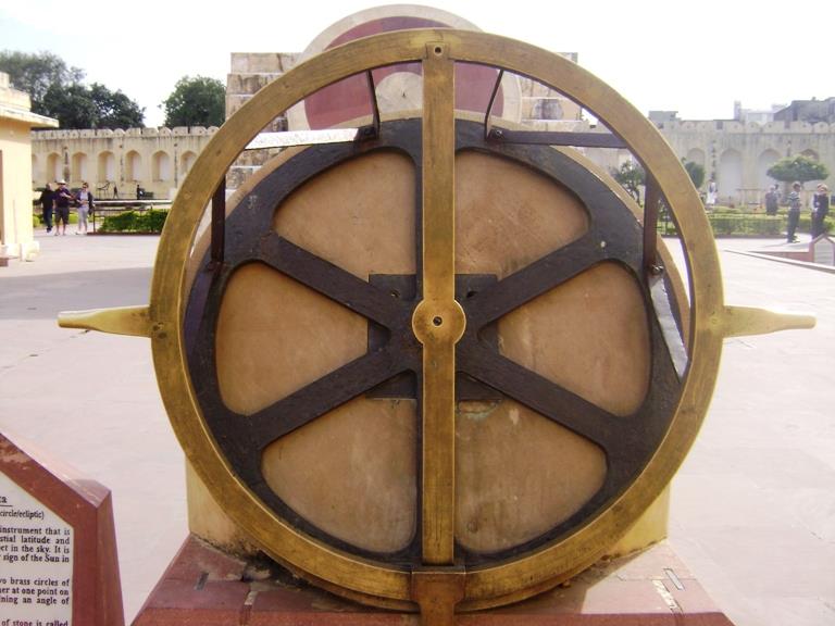 Krantivrtta (declination circle/ecliptic) at Jantar Mantar Jaipur