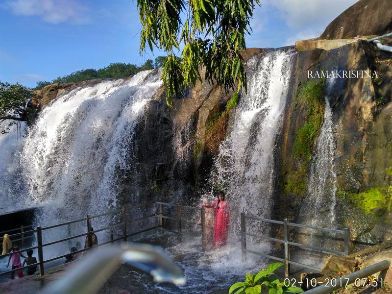 Tirparappu Waterfalls located in Kanyakumari district, Tamil Nadu