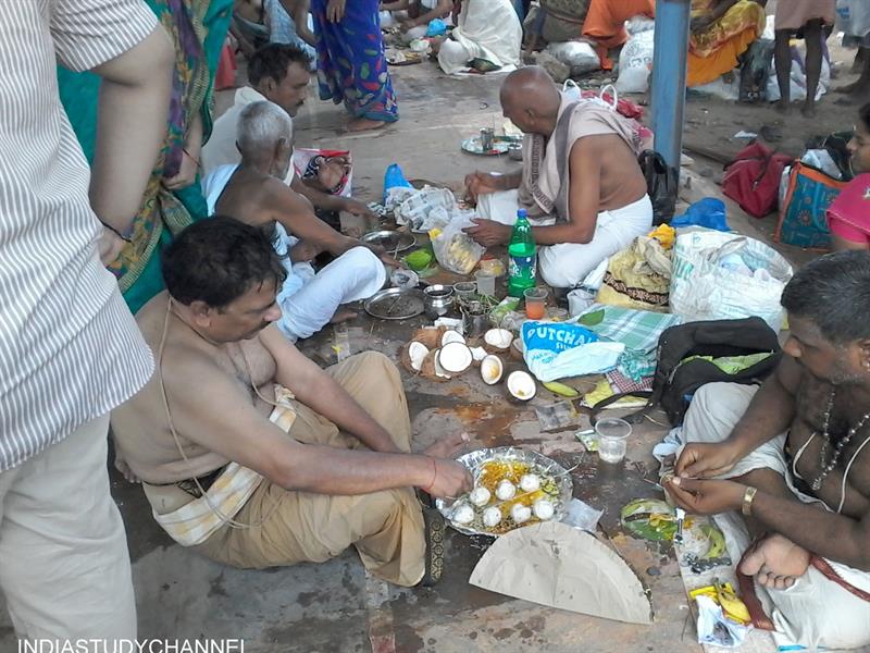 Pindapradana karyakramam in Krishna Pushkaram at Amaravathi, Guntur District, A.P.