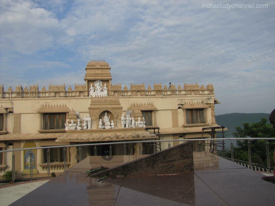Sun dial at sri satya narayana swamy temple in annavaram