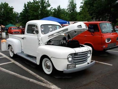 The other 1950 Vintage Ford has 37L 226 cubic inch L6 engine 