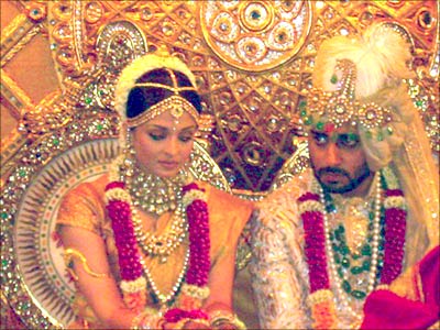 aishwarya rai wedding dress wallpaper